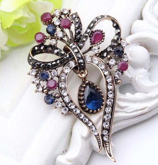 Antique Multicolour Resin Brooch