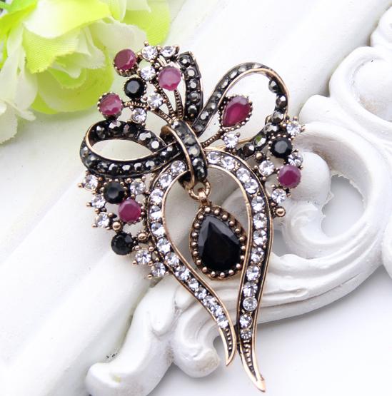 Antique Multicolour Resin Brooch